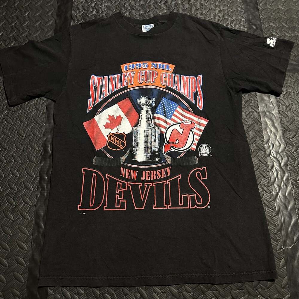 Vintage 1995 New Jersey Devils NHL Stanley Cup Champs T-Shirt Starter Medium
